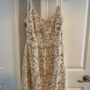 She & Sky Lace Dress Size M